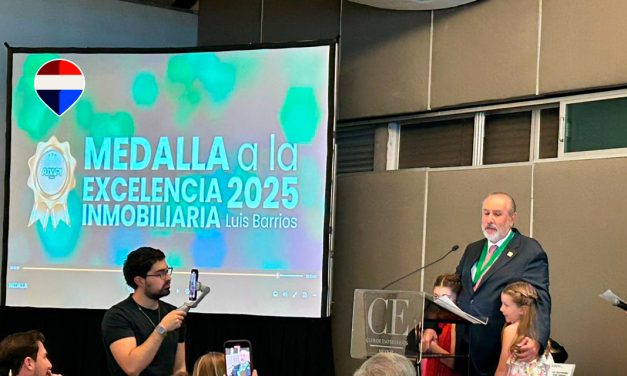 Sergio Felgueres Cabestany recibe Medalla a la Excelencia Inmobiliaria Luis Barrios 2025
